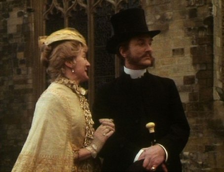 BBC-Ghost-Stories-Volume-2-The-Stalls-of-Barchester-A-Warning-to-the-Curious-32705_2